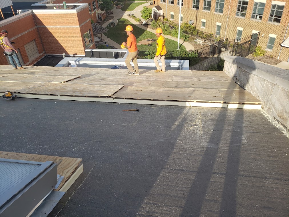Roofing contractor in St. Louis